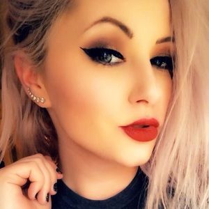 Meet your Posher, Kara